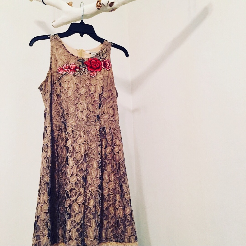 AMERICAN RAG dress with appliqué addition